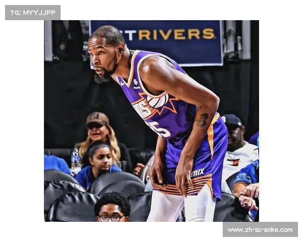 凯文·杜兰特：以全能球技统治赛场成就篮球传奇